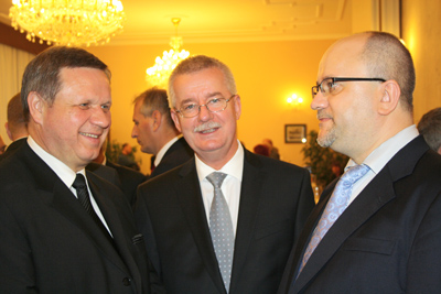 Jubileuszowe przyjęcie stało się  również okazją do spotkania trzech Konsulów Generalnych: Krzysztofa Świderka z Winnicy, Jarosława Drozda ze Lwowa i Rafała Wolskiego z Kijowa