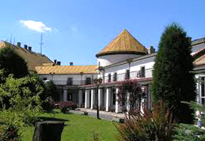 Zamek Kmitów w Lesku. W latach 1775-1782 siedziba władz cyrkułu leskiego, obecnie hotel