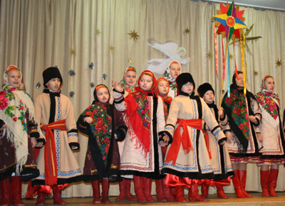 W przededniu świąt Bożego Narodzenia w kijowskim Liceum im. Suchomłyńskiego świętowano dzień zespolenia duchowości i kultury naszych narodów